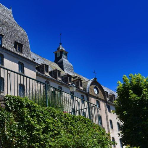 Logis Hotel Ancien Grand Seminaire Saint-Flour  Exterior foto