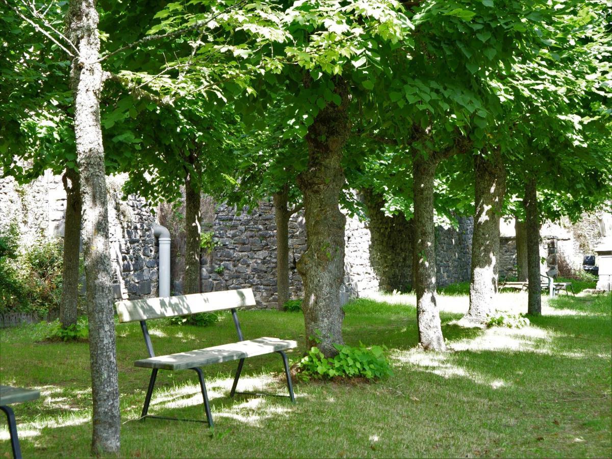 Logis Hotel Ancien Grand Seminaire Saint-Flour  Exterior foto